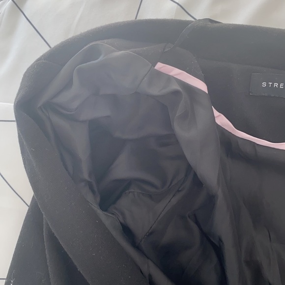 Size Medium Blazer - Picture 5 of 7